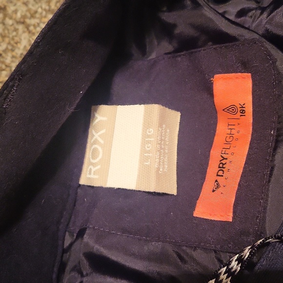 Roxy snowboarder pants. Size: LARGE Color: Black - Picture 5 of 7